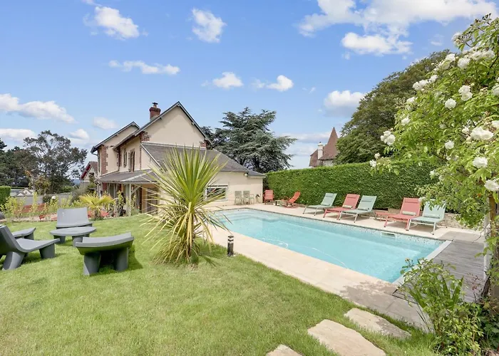 L'hermitage Piscine Sauna Fitness Deauville * Benerville-sur-Mer